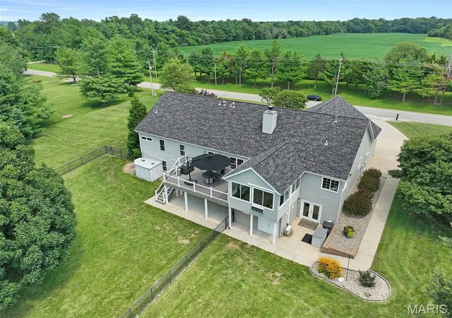 2nd image of 4117 Staunton Rd, Edwardsville, IL 62025 | MLS# MIS26044185