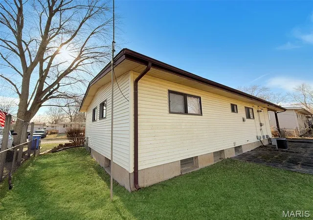 Homes for sale in St Louis, MO | 2325 Pheasant Dr, St Louis, MO 63031 | MLS# MIS26044186