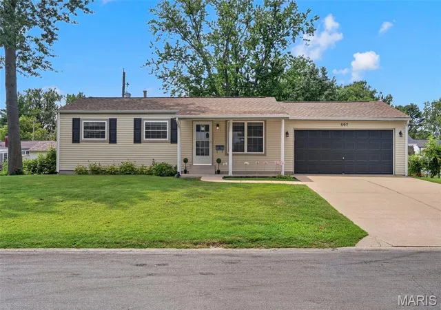 Photo 1 of Sale Pending at 807 Saint Bernard Dr, O Fallon, MO 63366 | MLS# MIS26044197 | Listing updated on 2026-08-29