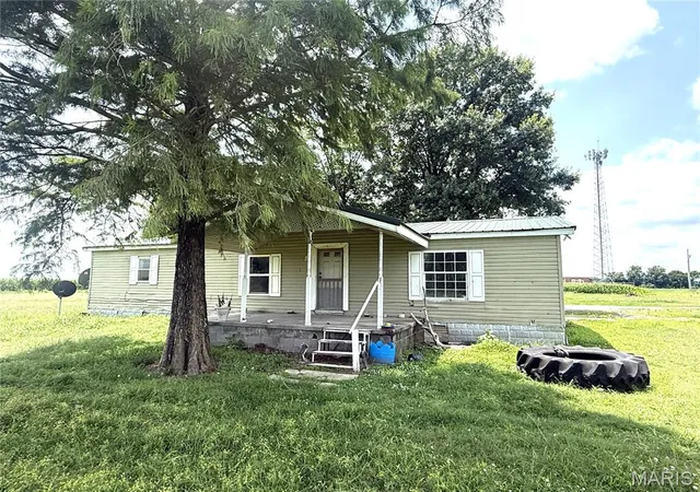 Homes for sale in Caruthersville, MO | 2700 E 7th, Caruthersville, MO 63830 | MLS# MIS26044204