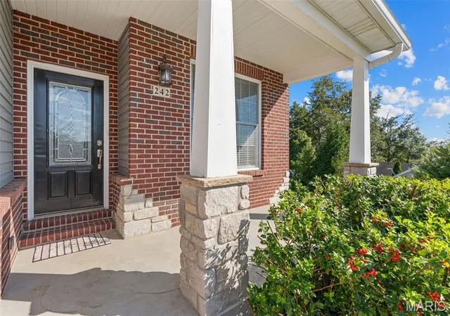 Photo 1 of Single family home for sale at 242 Millstone Ct, Washington, MO 63090 | MLS# MIS26044208 | Listing updated on 2026-10-08