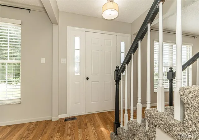 3rd image of 428 Chelsea Way Dr, Saint Charles, MO 63304 | MLS# MIS26044218
