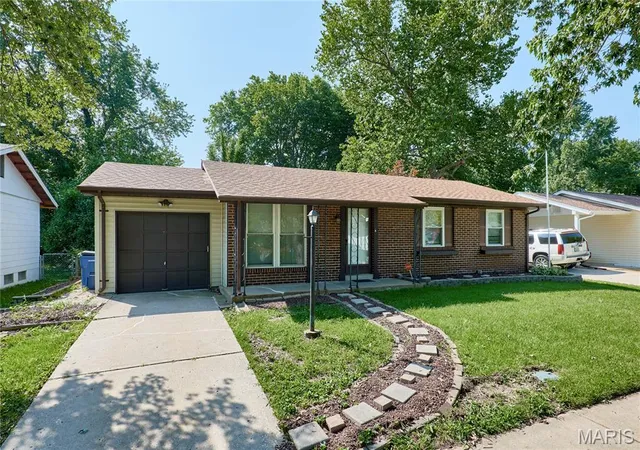 2nd image of 2942 Chance Dr, Florissant, MO 63031 | MLS# MIS26044219