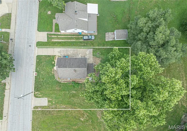 Photo 3 of Sale Pending at 1004 Miller St, New Haven, MO 63068 | MLS# MIS26044229 | Listing updated on 2026-07-19