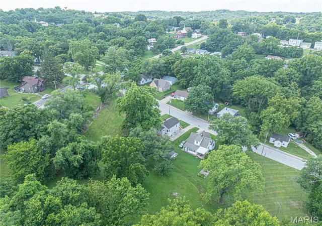 Photo 5 of Sale Pending at 1004 Miller St, New Haven, MO 63068 | MLS# MIS26044229 | Listing updated on 2026-07-19