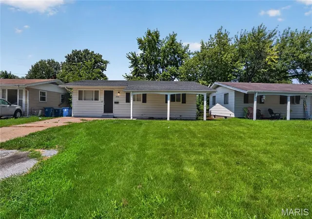 Photo 1 of Sale Pending at 10341 Lilac Ave, St Louis, MO 63137 | MLS# MIS26044239 | Listing updated on 2026-10-19