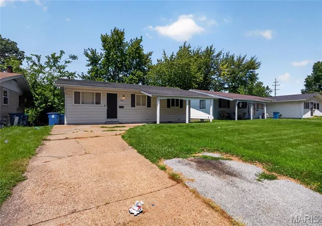 Photo 2 of Sale Pending at 10341 Lilac Ave, St Louis, MO 63137 | MLS# MIS26044239 | Listing updated on 2026-10-19