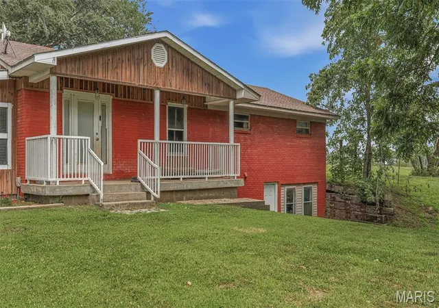 Homes for sale in Bernie, MO | 43789 County Road 111, Bernie, MO 63822 | MLS# MIS26044243