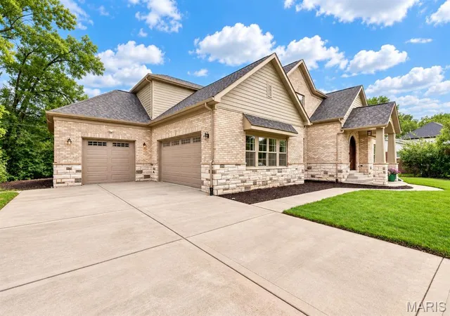 Single family home for sale at 9 Bon Price Ln, Saint Louis, MO 63132 | MLS# MIS26044270