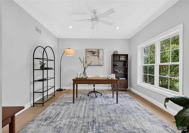 Photo 4 of Single family home for sale at 9 Bon Price Ln, Saint Louis, MO 63132 | MLS# MIS26044270 | Listing updated on 2026-10-18