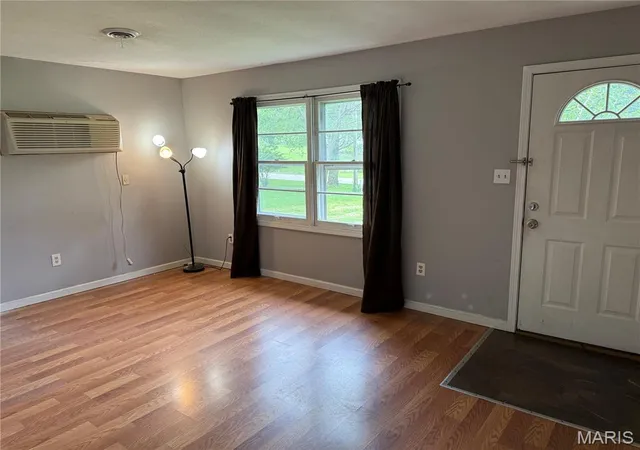 3rd image of 981 Westridge Dr, Pacific, MO 63069 | MLS# MIS26044276