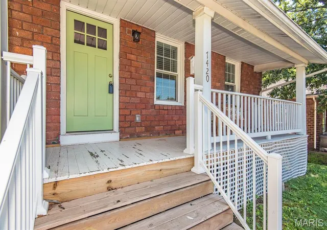 3rd image of 7420 Richmond Pl, Maplewood, MO 63143 | MLS# MIS26044282