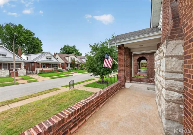 3rd image of 5728 Holly Hills Ave, St Louis, MO 63109 | MLS# MIS26044288