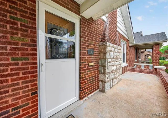 4th image of 5728 Holly Hills Ave, St Louis, MO 63109 | MLS# MIS26044288