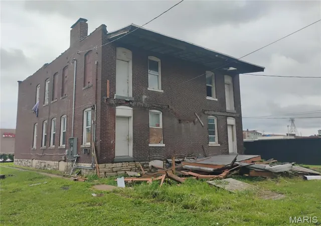 Homes for sale in Granite City, IL | 2013 Grand Ave #A,B,A,B, Granite City, IL 62040 | MLS# MIS26044291