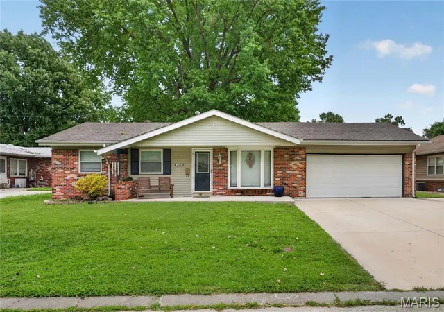 Homes for sale in Granite City, IL | 3260 Willow Ave, Granite City, IL 62040 | MLS# MIS26044295