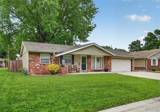 Homes for sale in Granite City, IL | 3260 Willow Ave, Granite City, IL 62040 | MLS# MIS26044295