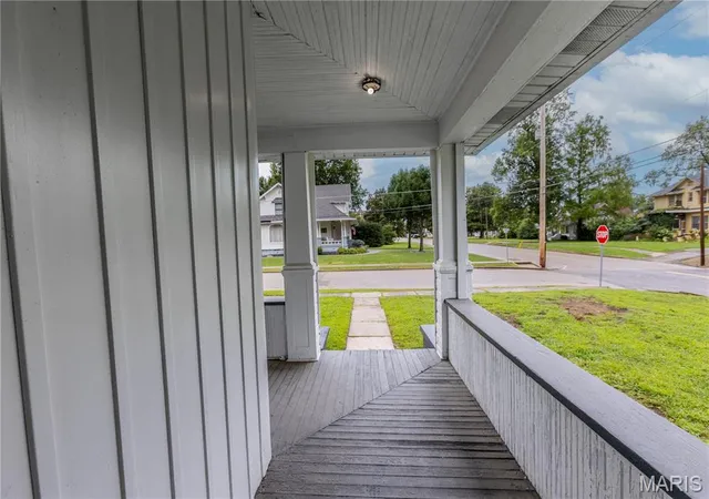 4th image of 3 S Hickory St, Dexter, MO 63841 | MLS# MIS26044314