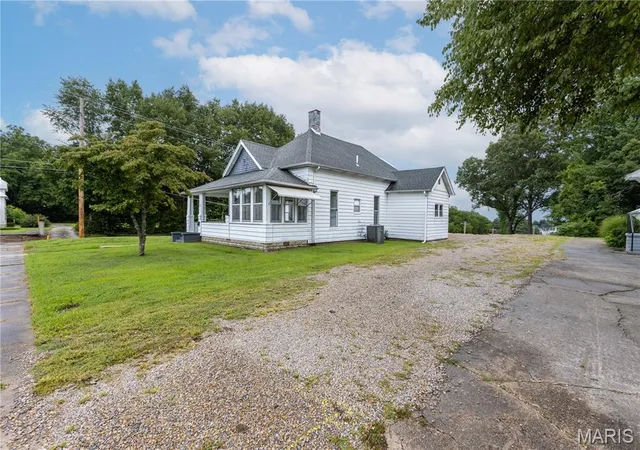 5th image of 3 S Hickory St, Dexter, MO 63841 | MLS# MIS26044314