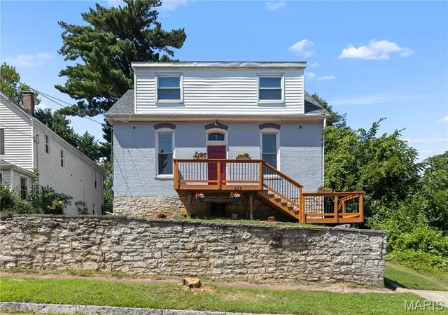Photo 1 of Sale Pending at 616 E 8th St, Alton, IL 62002 | MLS# MIS26044326 | Listing updated on 2026-08-17