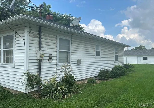 Homes for sale in Steeleville, IL | 105 E Main St, Steeleville, IL 62288 | MLS# MIS26044328