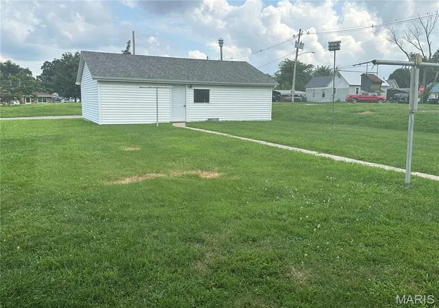 Homes for sale in Steeleville, IL | 105 E Main St, Steeleville, IL 62288 | MLS# MIS26044328