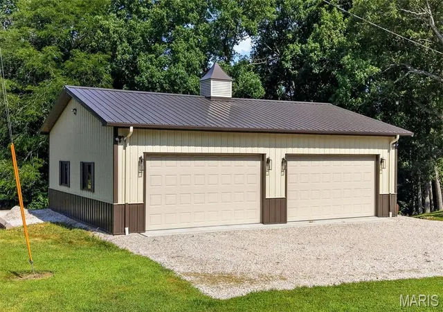 Photo 2 of Single family home for sale at 411 Hwy J Rd, Montgomery City, MO 63361 | MLS# MIS26044331 | Listing updated on 2026-08-22