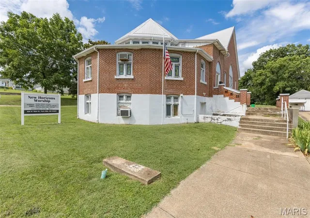 Photo 1 of Single family home for sale at 408 W Main St, Park Hills, MO 63601 | MLS# MIS26044354 | Listing updated on 2026-08-24