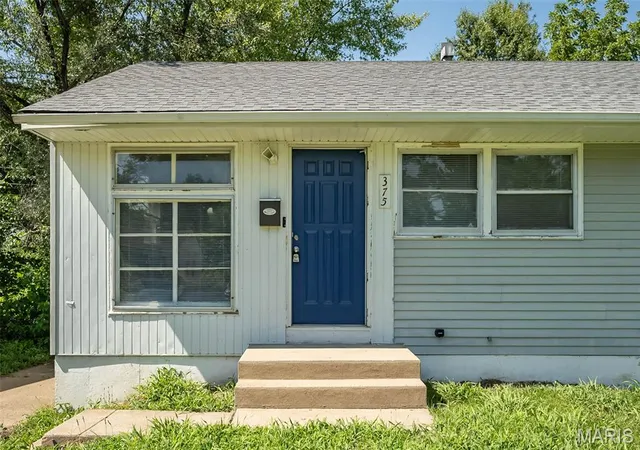 Photo 3 of Single family home for sale at 375 Cameron Rd, Saint Louis, MO 63137 | MLS# MIS26044359 | Listing updated on 2026-07-20