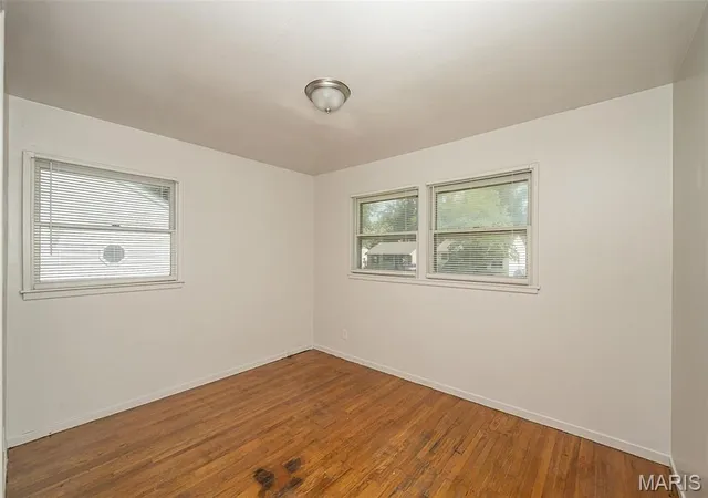 Photo 4 of Single family home for sale at 375 Cameron Rd, Saint Louis, MO 63137 | MLS# MIS26044359 | Listing updated on 2026-07-20