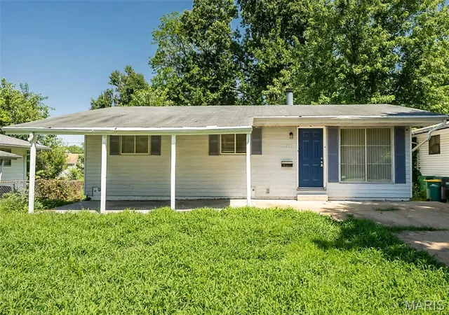 Photo 2 of Single family home for sale at 10356 Durness Dr, Saint Louis, MO 63137 | MLS# MIS26044370 | Listing updated on 2026-07-21