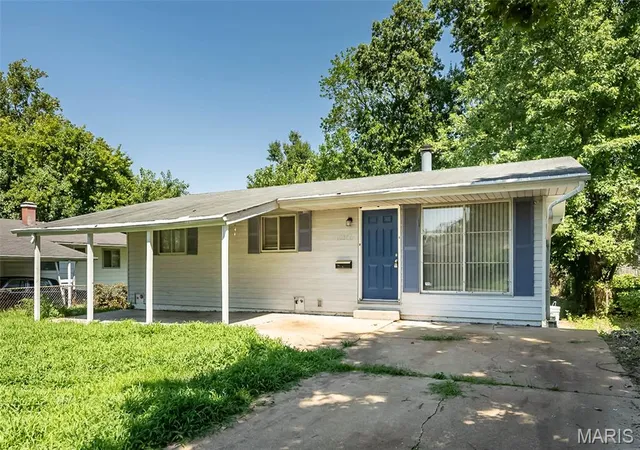 Photo 3 of Single family home for sale at 10356 Durness Dr, Saint Louis, MO 63137 | MLS# MIS26044370 | Listing updated on 2026-07-21