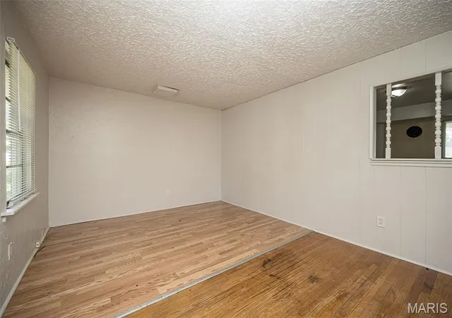 Photo 3 of Single family home for sale at 7836 Tuxedo Ct, Saint Louis, MO 63135 | MLS# MIS26044372 | Listing updated on 2026-07-23