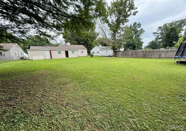 19th image of 330 N 40th St, Belleville, IL 62226 | MLS# MIS26044373