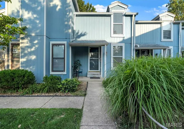 Photo 1 of Townhouse for sale at 43 Breezy Knoll Ln, Lake Saint Louis, MO 63367 | MLS# MIS26044376 | Listing updated on 2026-09-02