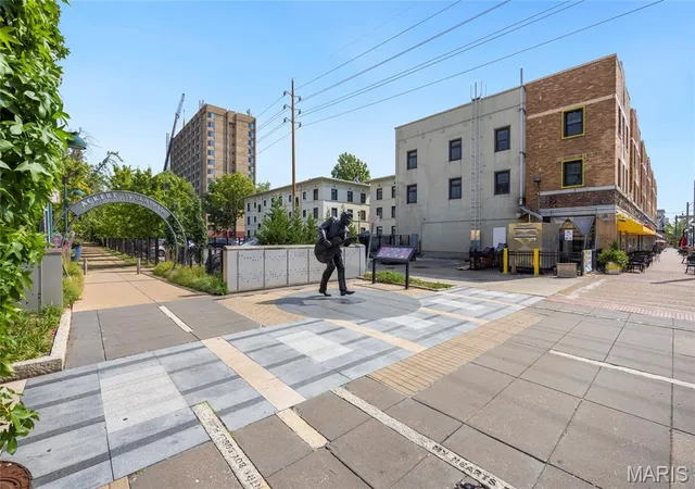 Photo 3 of Sale Pending at 603 Westgate Ave #603D, Saint Louis, MO 63130 | MLS# MIS26044378 | Listing updated on 2026-08-24