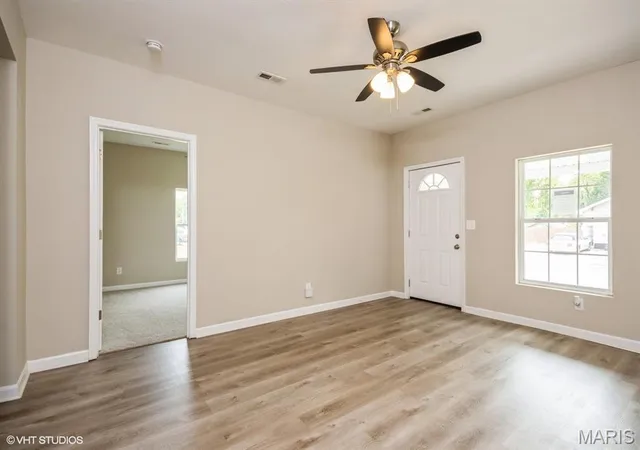 2nd image of 713 S Jackson St, Litchfield, IL 62056 | MLS# MIS26044391