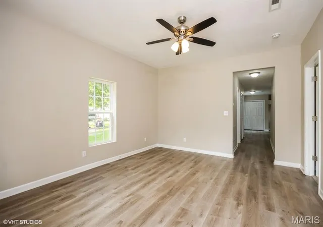 3rd image of 713 S Jackson St, Litchfield, IL 62056 | MLS# MIS26044391