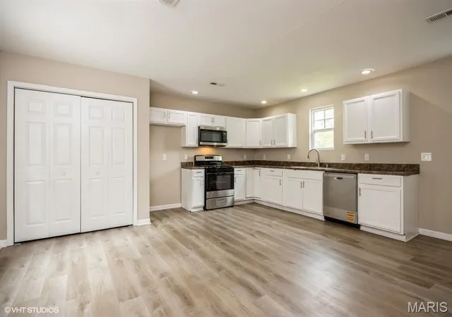 4th image of 713 S Jackson St, Litchfield, IL 62056 | MLS# MIS26044391