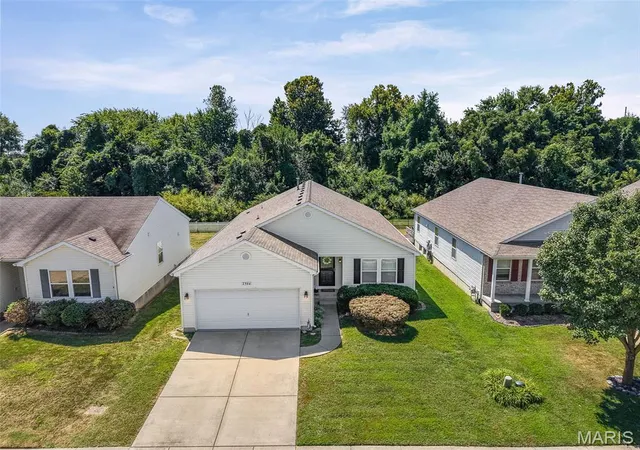 Photo 1 of Single family home for sale at 2544 Wintercreek Dr, Belleville, IL 62221 | MLS# MIS26044408 | Listing updated on 2026-09-05