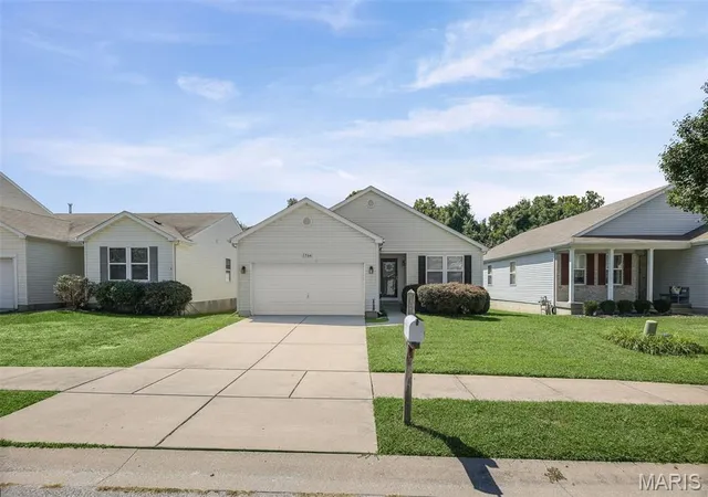 Photo 2 of Single family home for sale at 2544 Wintercreek Dr, Belleville, IL 62221 | MLS# MIS26044408 | Listing updated on 2026-09-05