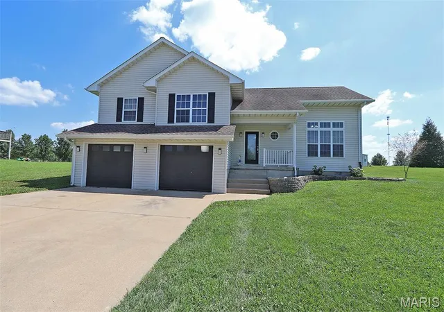 1st image of 109 Sunset Ct, Farmington, MO 63640 | MLS# MIS26044411