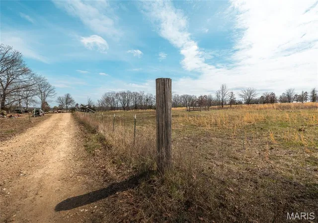 Homes for sale in Dixon, MO | 12855 Chicago Rd, Dixon, MO 65459 | MLS# MIS26044414