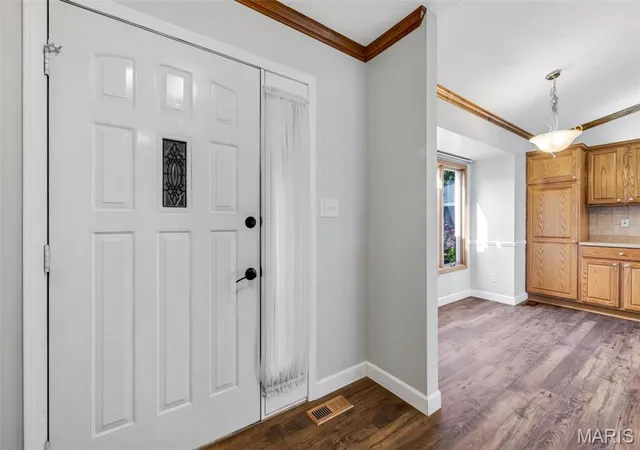 Photo 3 of Sale Pending at 1637 Rosewall Dr #B, St Charles, MO 63303 | MLS# MIS26044430 | Listing updated on 2026-10-02