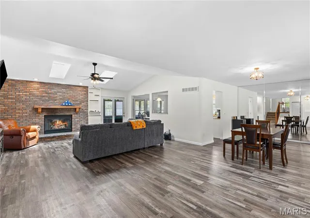 Photo 3 of Single family home for sale at 3 Harbor Point Ct, Lake Saint Louis, MO 63367 | MLS# MIS26044440 | Listing updated on 2026-09-14