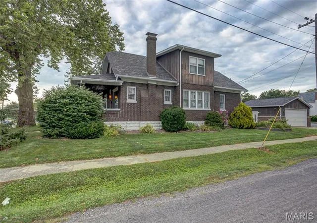 Homes for sale in Staunton, IL | 133 E North St, Staunton, IL 62088 | MLS# MIS26044448