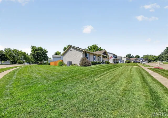 4th image of 6402 High Meadow Dr, O Fallon, MO 63368 | MLS# MIS26044464