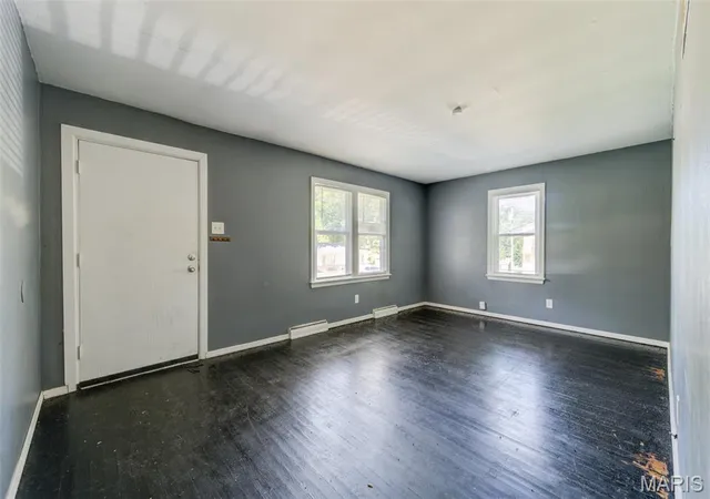 Photo 3 of Single family home for sale at 149 Flora Dr, Saint Louis, MO 63135 | MLS# MIS26044465 | Listing updated on 2026-07-13