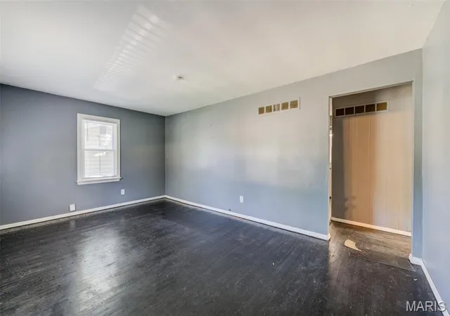 Photo 4 of Single family home for sale at 149 Flora Dr, Saint Louis, MO 63135 | MLS# MIS26044465 | Listing updated on 2026-07-13