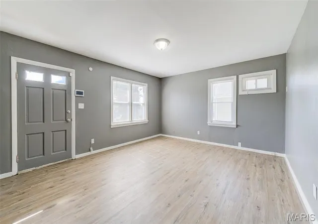 Photo 3 of Single family home for sale at 223 La Motte Ln, Saint Louis, MO 63135 | MLS# MIS26044470 | Listing updated on 2026-07-13